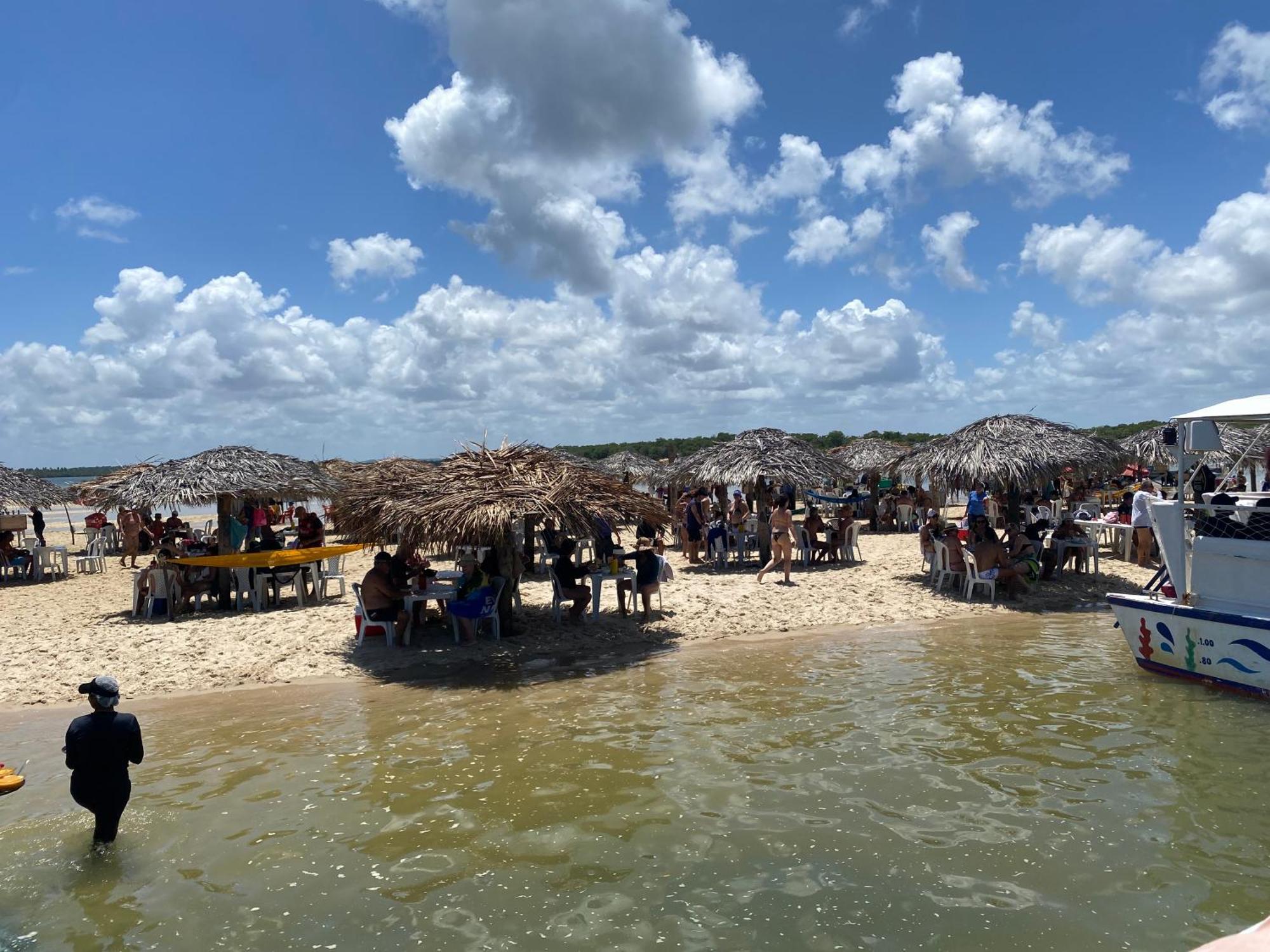 Aguas-praia Do Saco-proximo As Lagoas Dos Tambaquis E Mangue Seco *